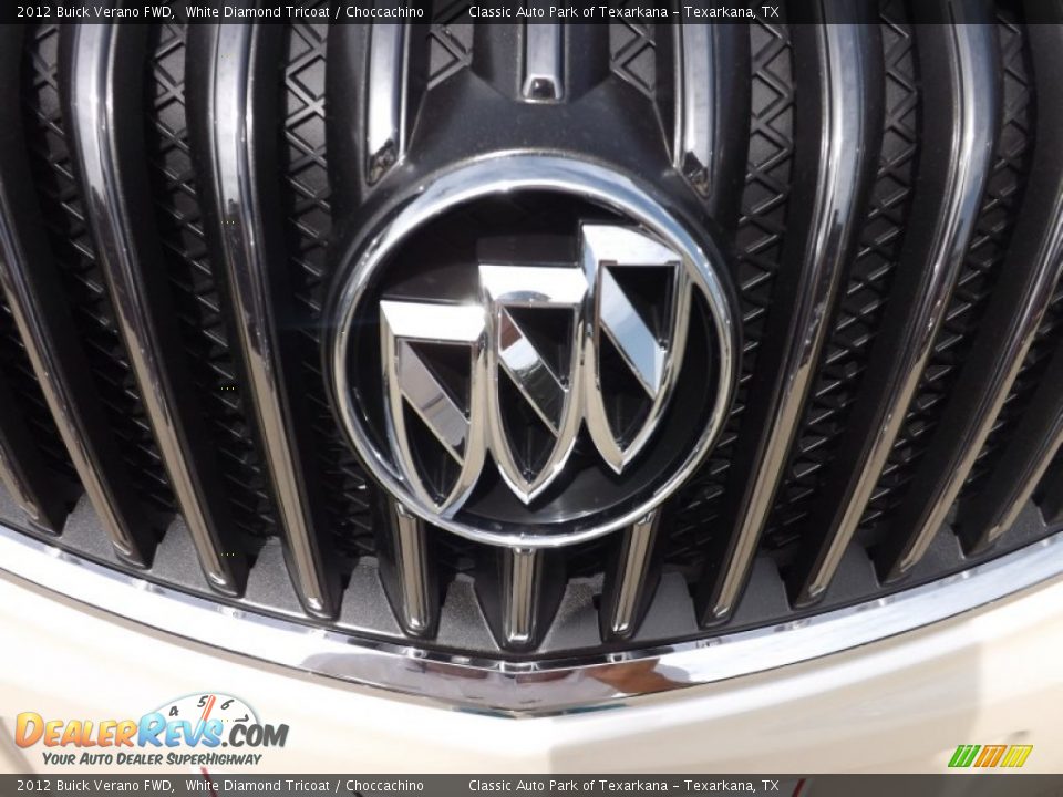 2012 Buick Verano FWD White Diamond Tricoat / Choccachino Photo #23