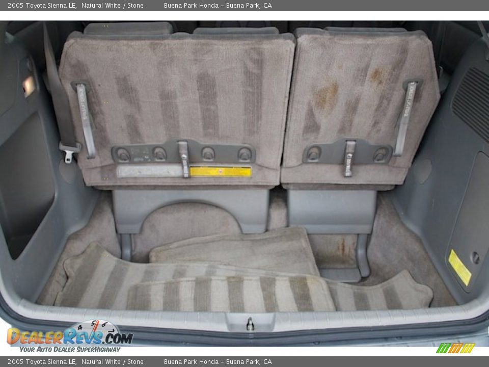 2005 Toyota Sienna LE Natural White / Stone Photo #18