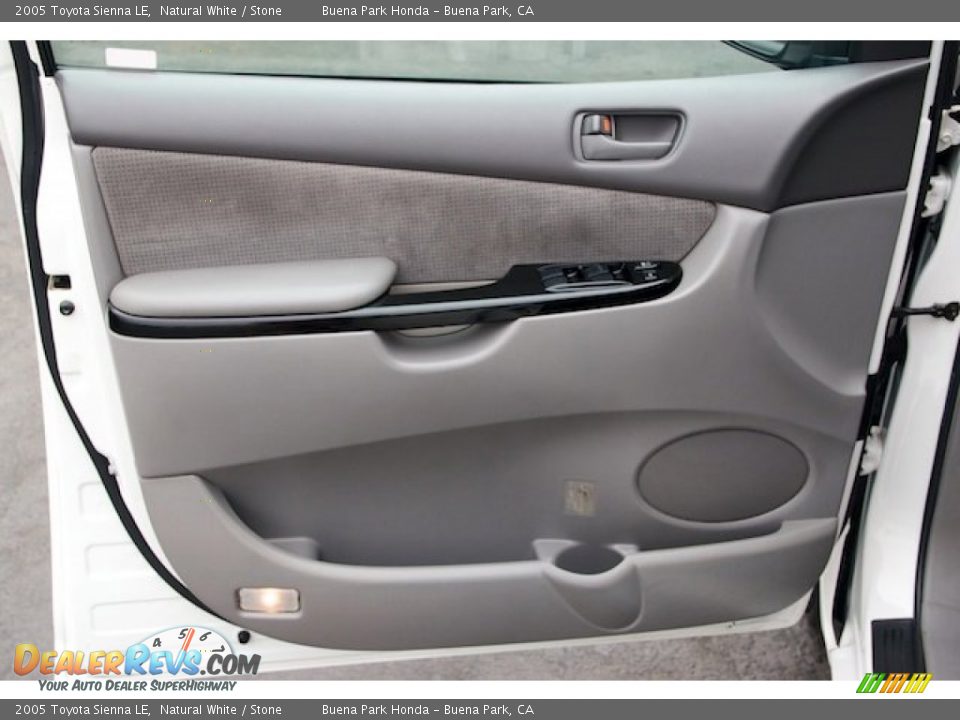 2005 Toyota Sienna LE Natural White / Stone Photo #28