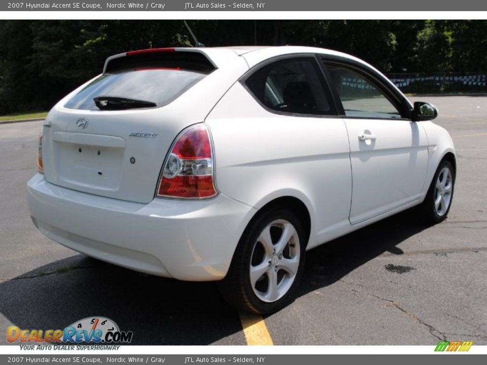 2007 Hyundai Accent SE Coupe Nordic White / Gray Photo #6