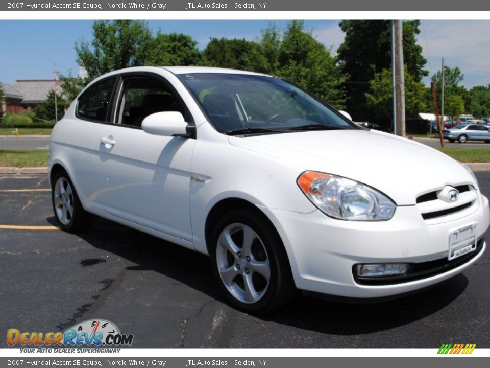 2007 Hyundai Accent SE Coupe Nordic White / Gray Photo #7