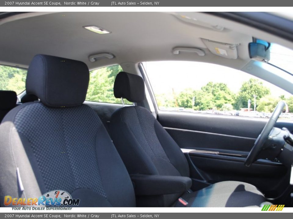 2007 Hyundai Accent SE Coupe Nordic White / Gray Photo #9
