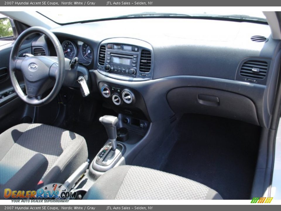 2007 Hyundai Accent SE Coupe Nordic White / Gray Photo #10