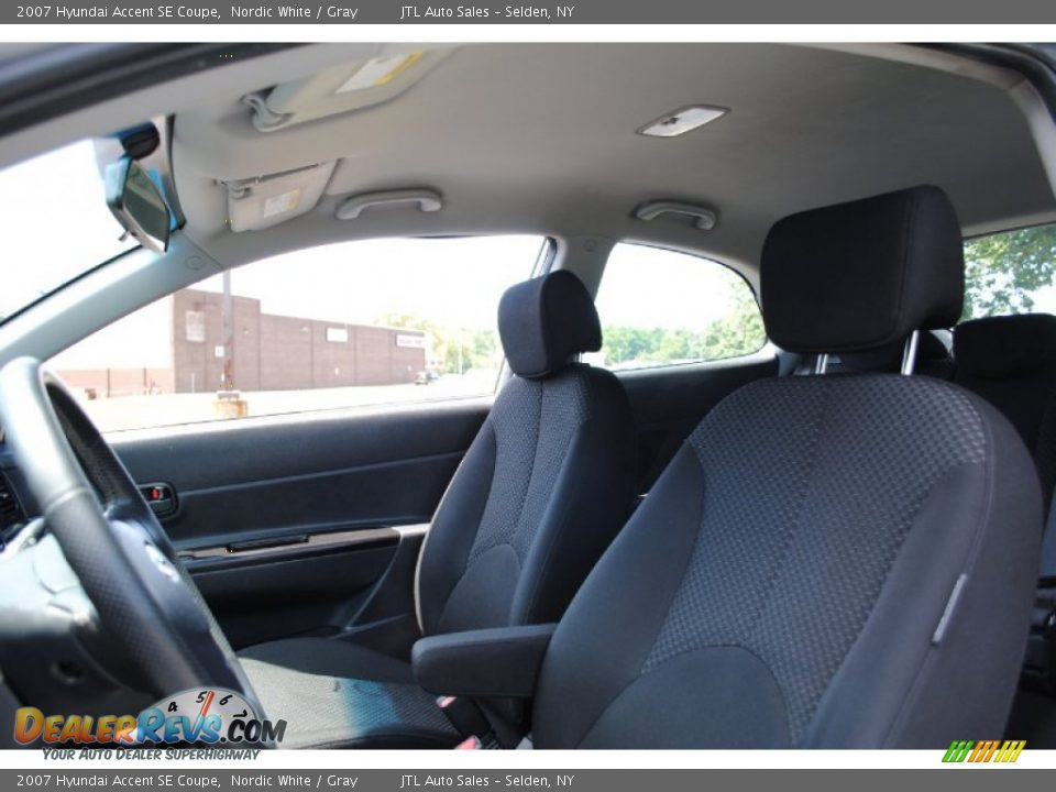 2007 Hyundai Accent SE Coupe Nordic White / Gray Photo #15