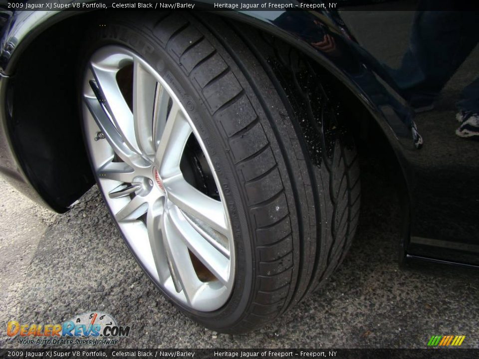 2009 Jaguar XJ Super V8 Portfolio Celestial Black / Navy/Barley Photo #10