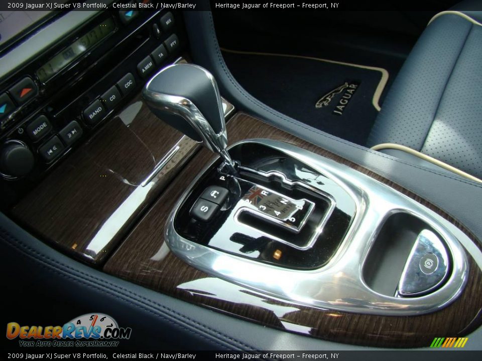 2009 Jaguar XJ Super V8 Portfolio Celestial Black / Navy/Barley Photo #17