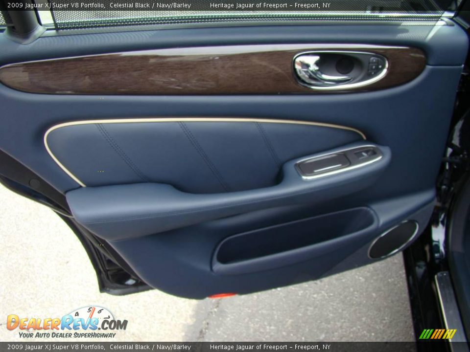 2009 Jaguar XJ Super V8 Portfolio Celestial Black / Navy/Barley Photo #21