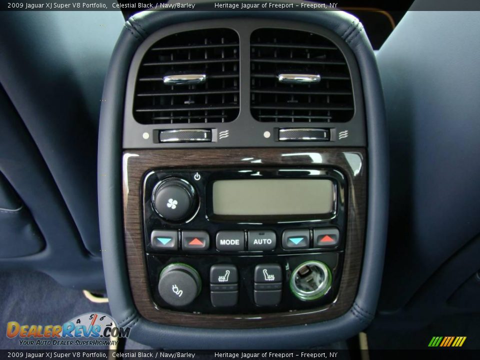2009 Jaguar XJ Super V8 Portfolio Celestial Black / Navy/Barley Photo #24