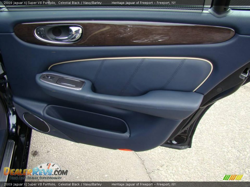 2009 Jaguar XJ Super V8 Portfolio Celestial Black / Navy/Barley Photo #27