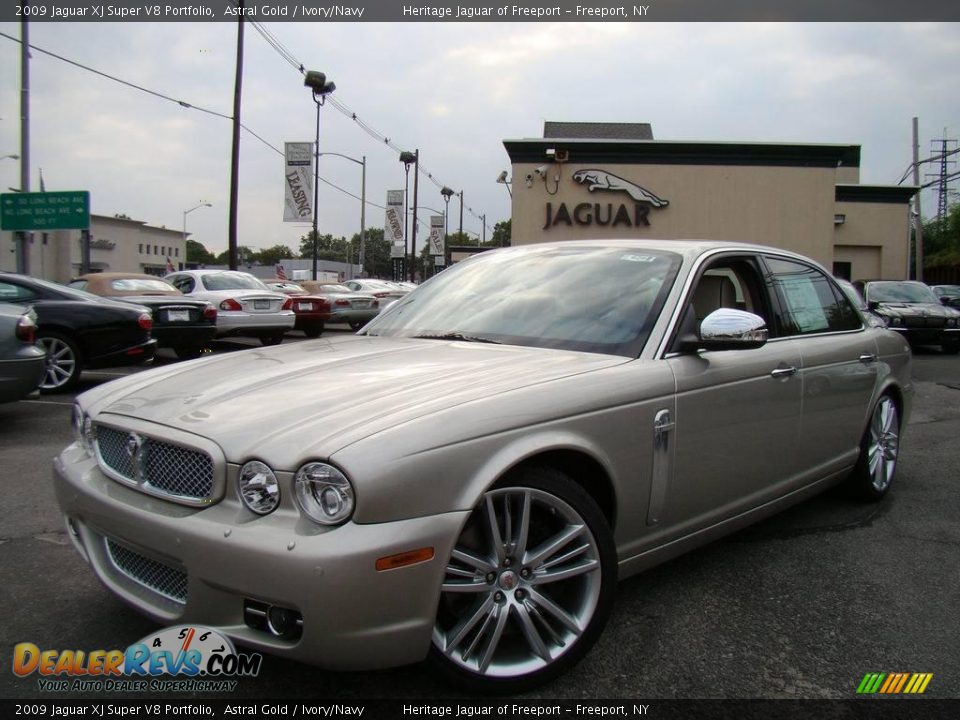 2009 Jaguar XJ Super V8 Portfolio Astral Gold / Ivory/Navy Photo #1