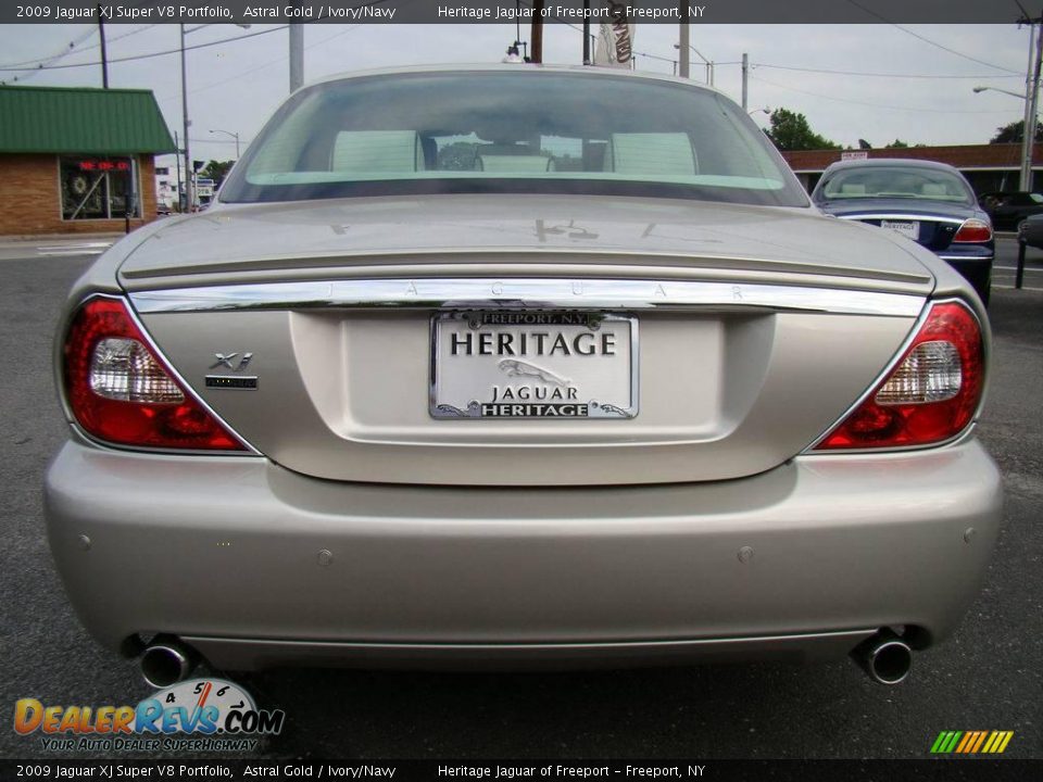 2009 Jaguar XJ Super V8 Portfolio Astral Gold / Ivory/Navy Photo #5