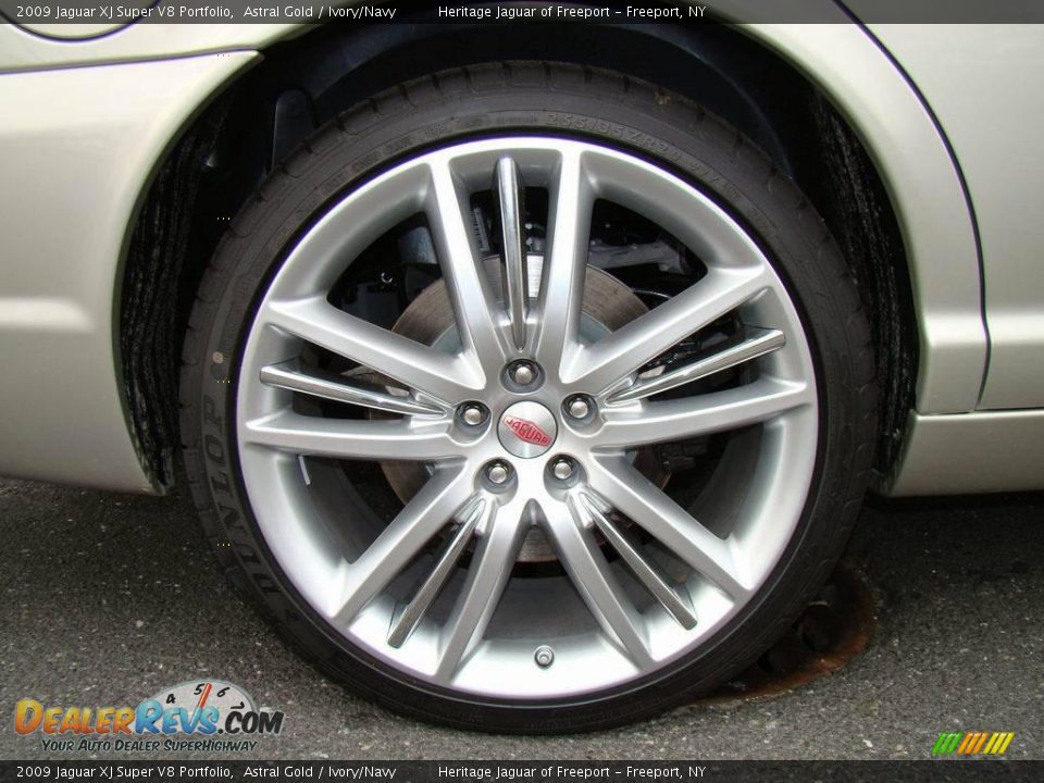 2009 Jaguar XJ Super V8 Portfolio Astral Gold / Ivory/Navy Photo #10