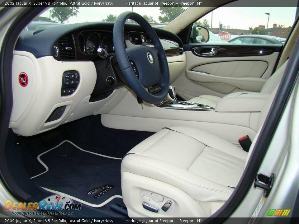 2009 Jaguar XJ Super V8 Portfolio Astral Gold / Ivory/Navy Photo #12