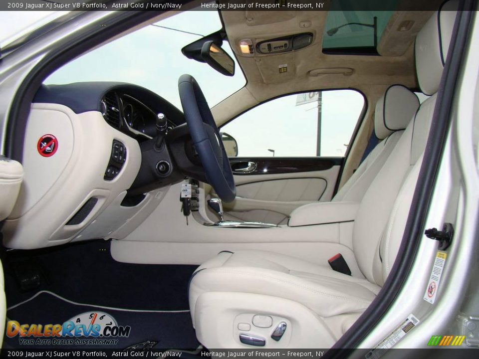 2009 Jaguar XJ Super V8 Portfolio Astral Gold / Ivory/Navy Photo #13