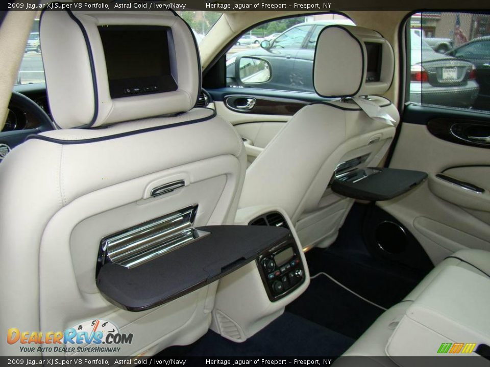 2009 Jaguar XJ Super V8 Portfolio Astral Gold / Ivory/Navy Photo #32