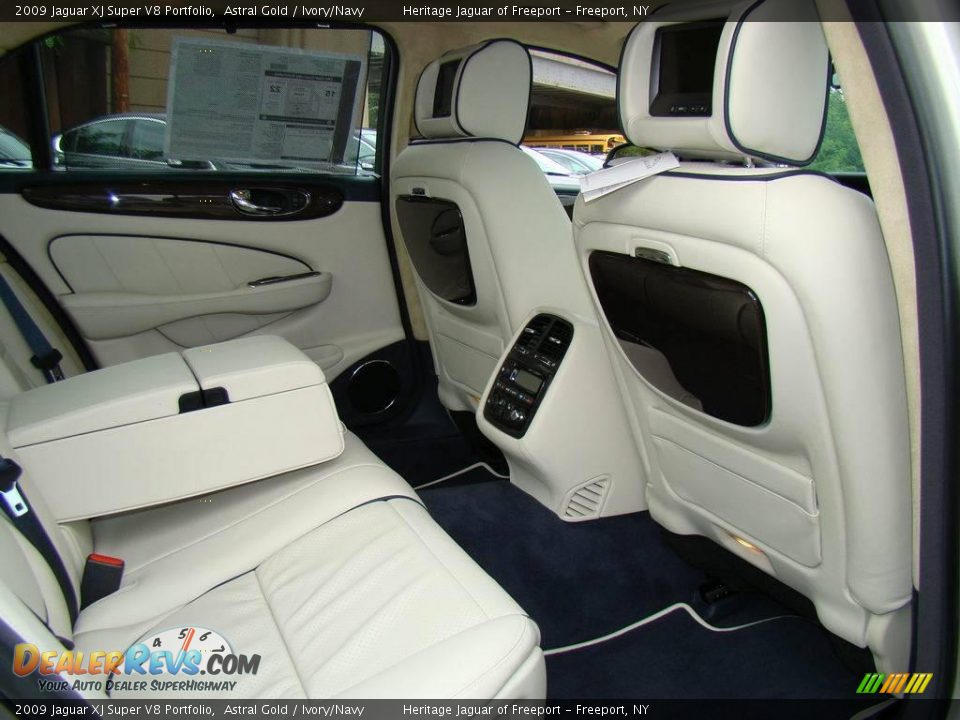 2009 Jaguar XJ Super V8 Portfolio Astral Gold / Ivory/Navy Photo #36