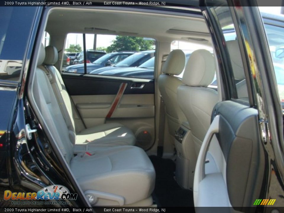 2009 Toyota Highlander Limited 4WD Black / Ash Photo #12