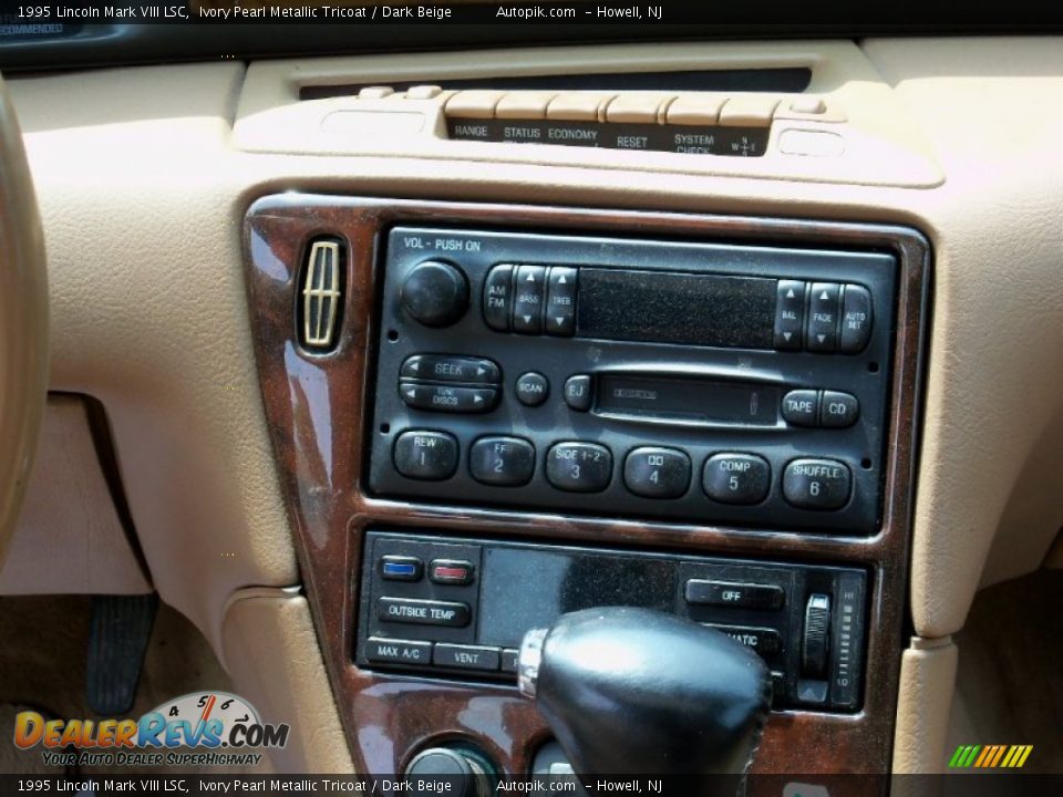 1995 Lincoln Mark VIII LSC Ivory Pearl Metallic Tricoat / Dark Beige Photo #12