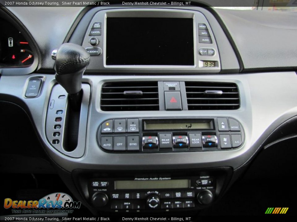 2007 Honda Odyssey Touring Silver Pearl Metallic / Black Photo #18