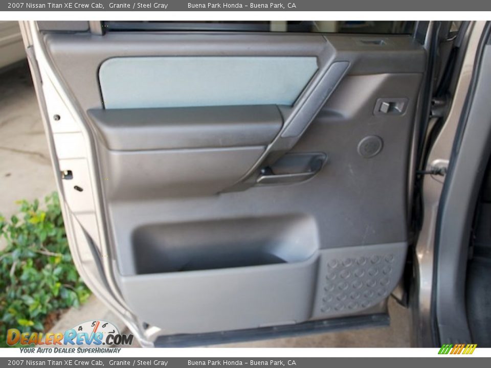 2007 Nissan Titan XE Crew Cab Granite / Steel Gray Photo #26