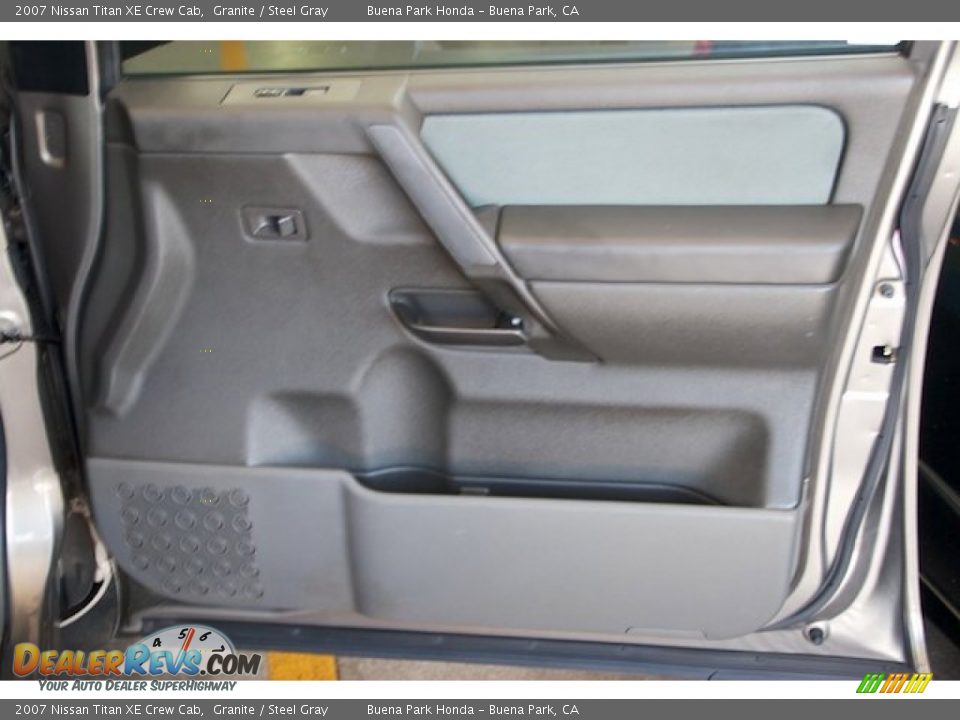 2007 Nissan Titan XE Crew Cab Granite / Steel Gray Photo #28