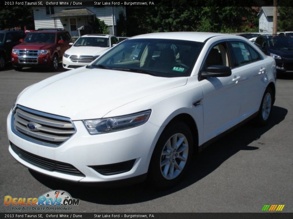 2013 Ford Taurus SE Oxford White / Dune Photo #3