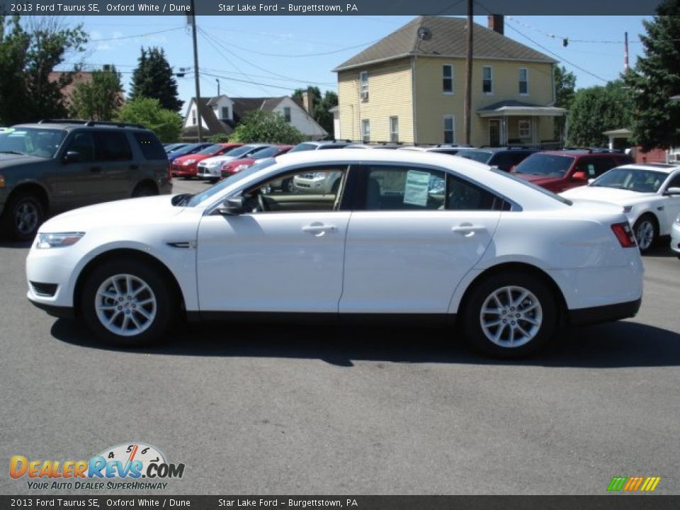 2013 Ford Taurus SE Oxford White / Dune Photo #4