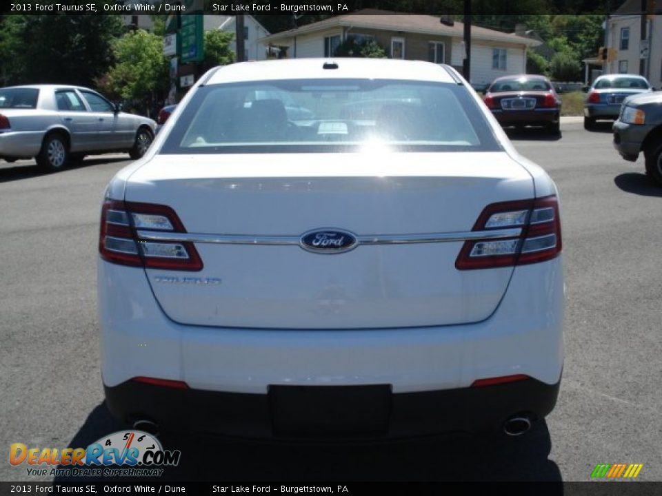2013 Ford Taurus SE Oxford White / Dune Photo #6