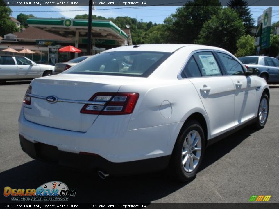 2013 Ford Taurus SE Oxford White / Dune Photo #7