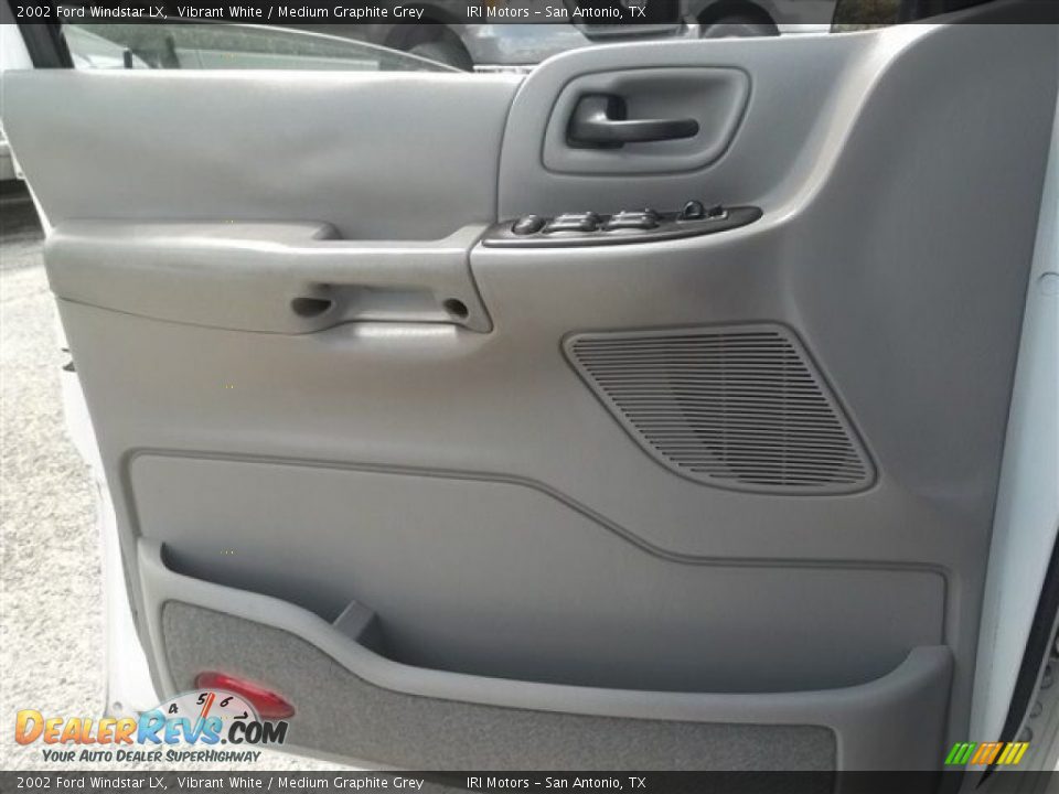 2002 Ford Windstar LX Vibrant White / Medium Graphite Grey Photo #19