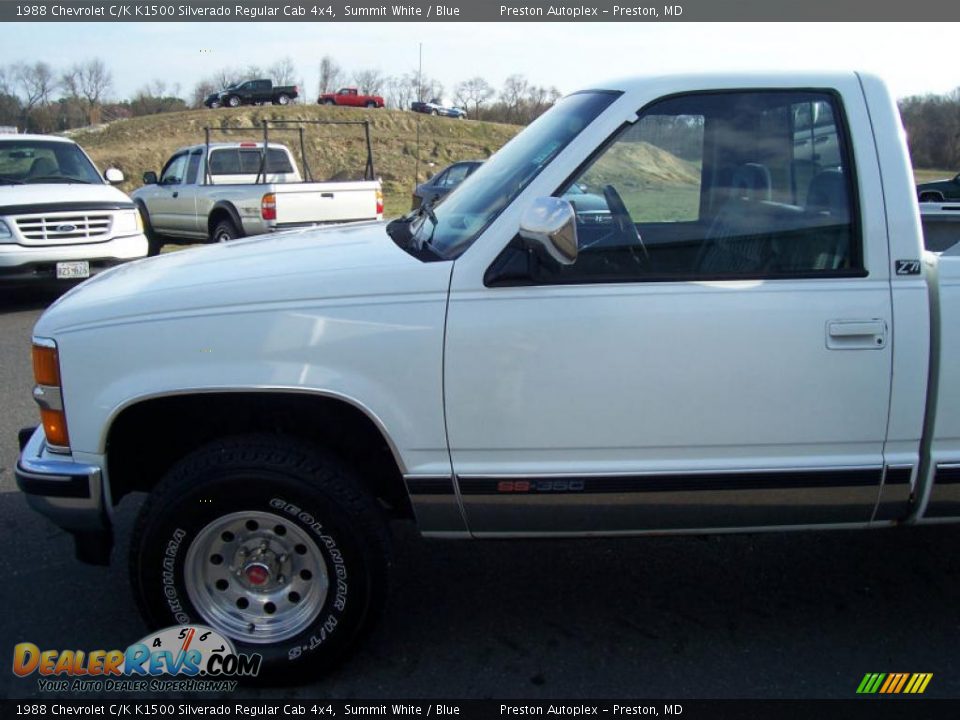 1988 Chevrolet C/K K1500 Silverado Regular Cab 4x4 Summit White / Blue Photo #9