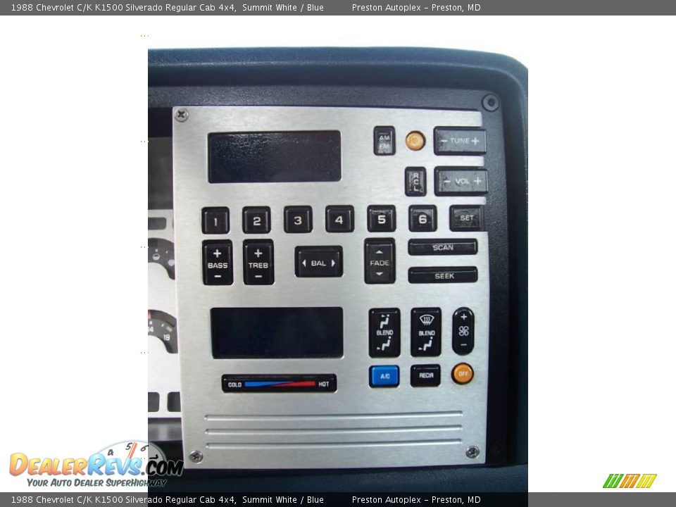 1988 Chevrolet C/K K1500 Silverado Regular Cab 4x4 Summit White / Blue Photo #19