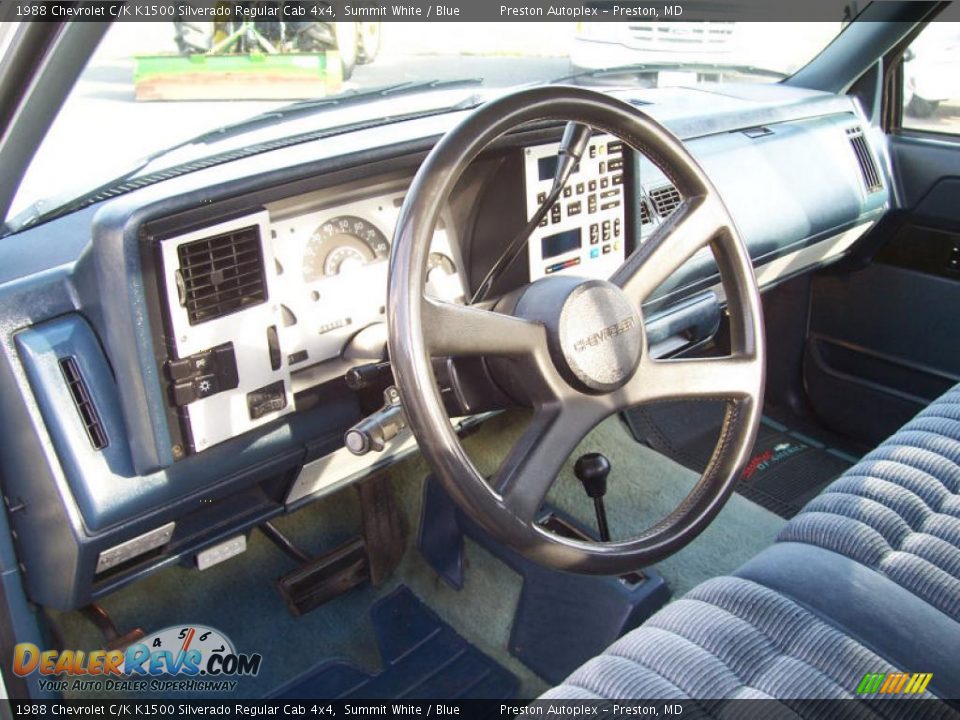 1988 Chevrolet C/K K1500 Silverado Regular Cab 4x4 Summit White / Blue Photo #20