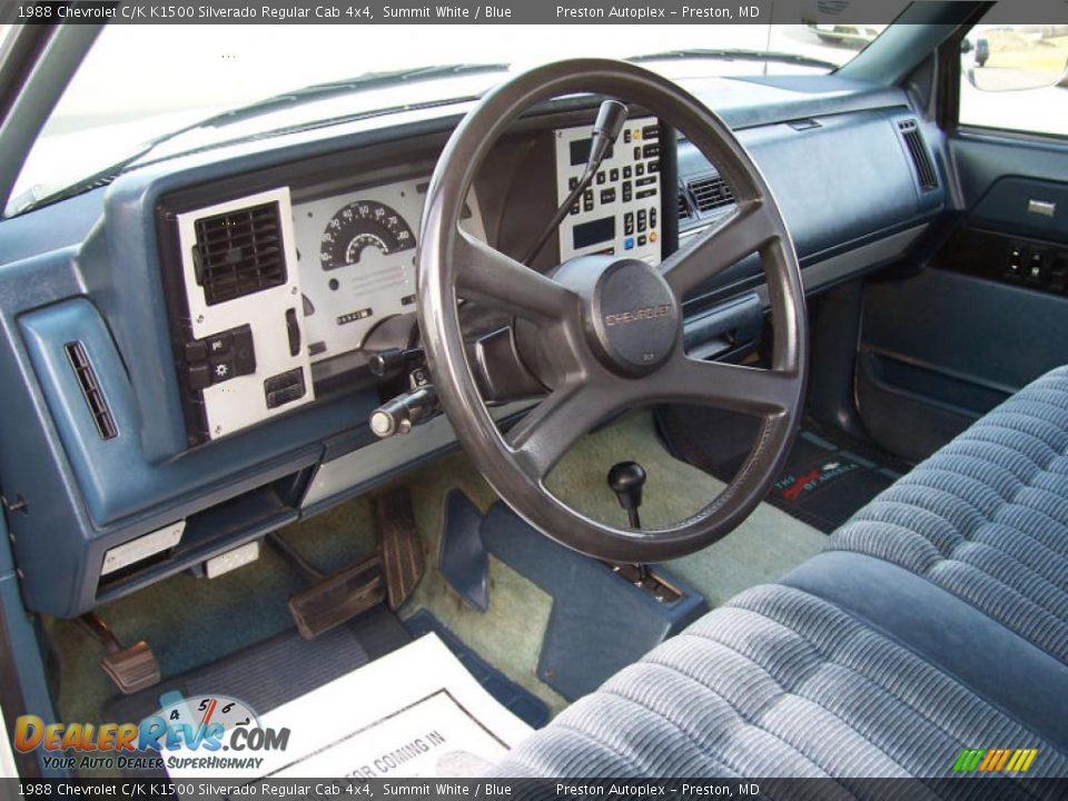 1988 Chevrolet C/K K1500 Silverado Regular Cab 4x4 Summit White / Blue Photo #22