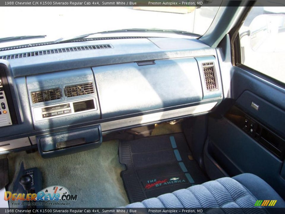 1988 Chevrolet C/K K1500 Silverado Regular Cab 4x4 Summit White / Blue Photo #23