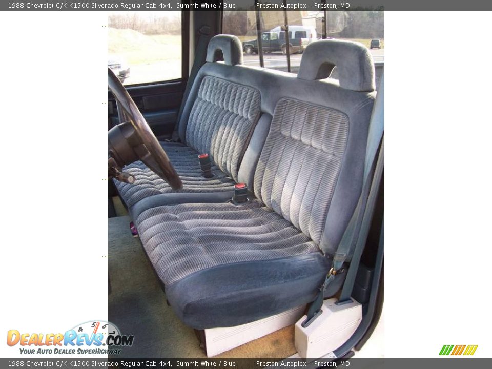 1988 Chevrolet C/K K1500 Silverado Regular Cab 4x4 Summit White / Blue Photo #25