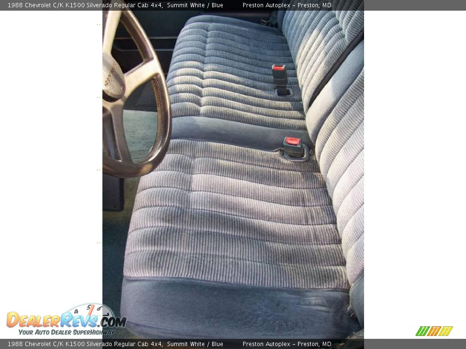 1988 Chevrolet C/K K1500 Silverado Regular Cab 4x4 Summit White / Blue Photo #26