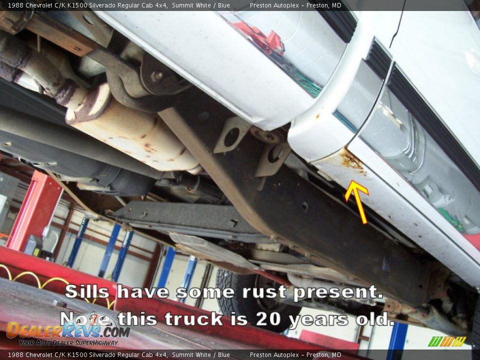 1988 Chevrolet C/K K1500 Silverado Regular Cab 4x4 Summit White / Blue Photo #35