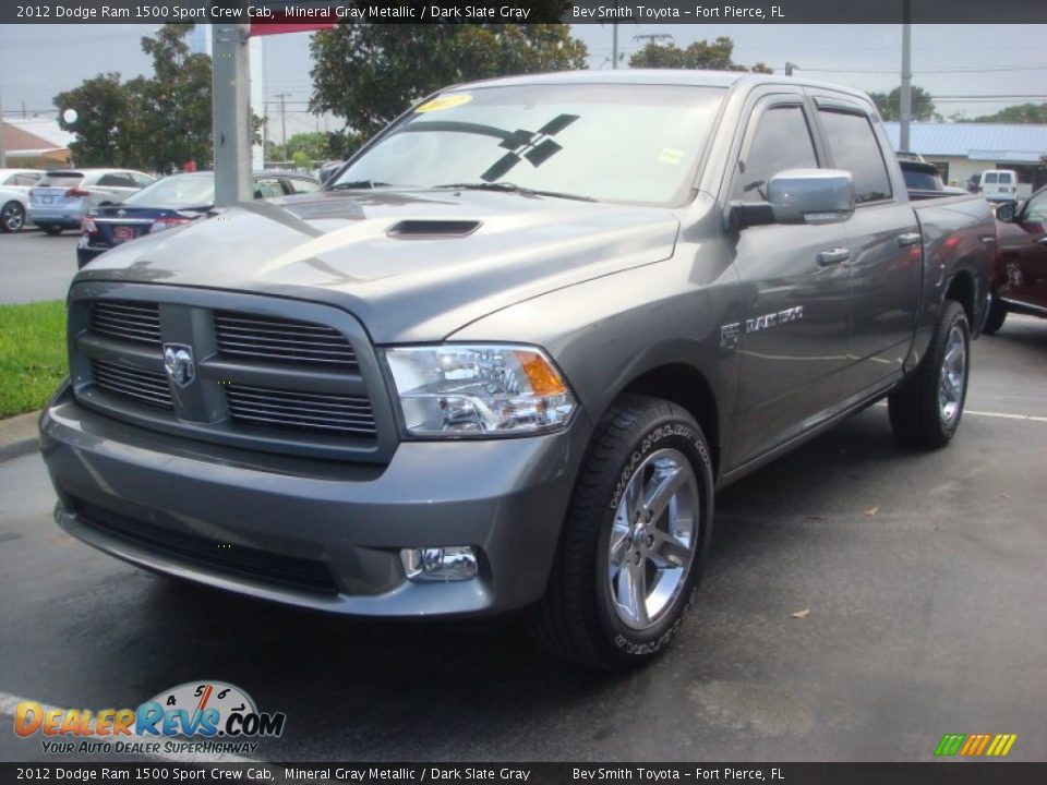 Front 3/4 View of 2012 Dodge Ram 1500 Sport Crew Cab Photo #3