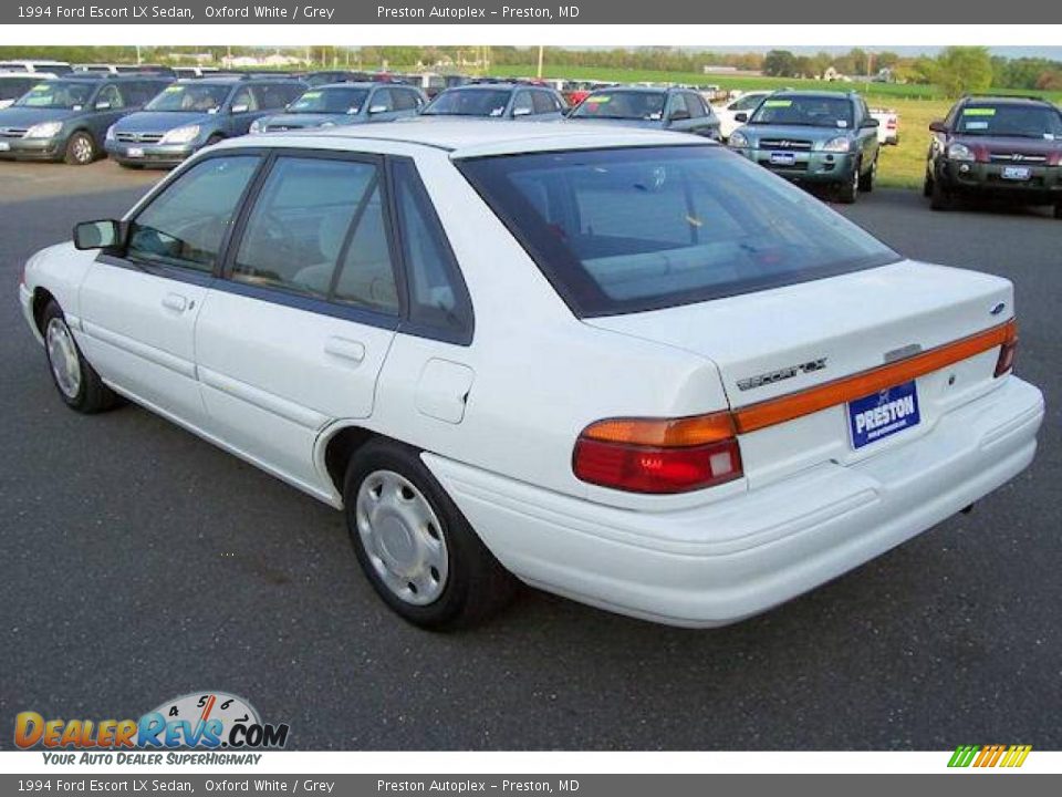 1994 Ford Escort LX Sedan Oxford White / Grey Photo #6
