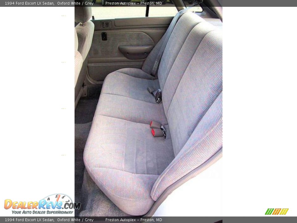 1994 Ford Escort LX Sedan Oxford White / Grey Photo #18