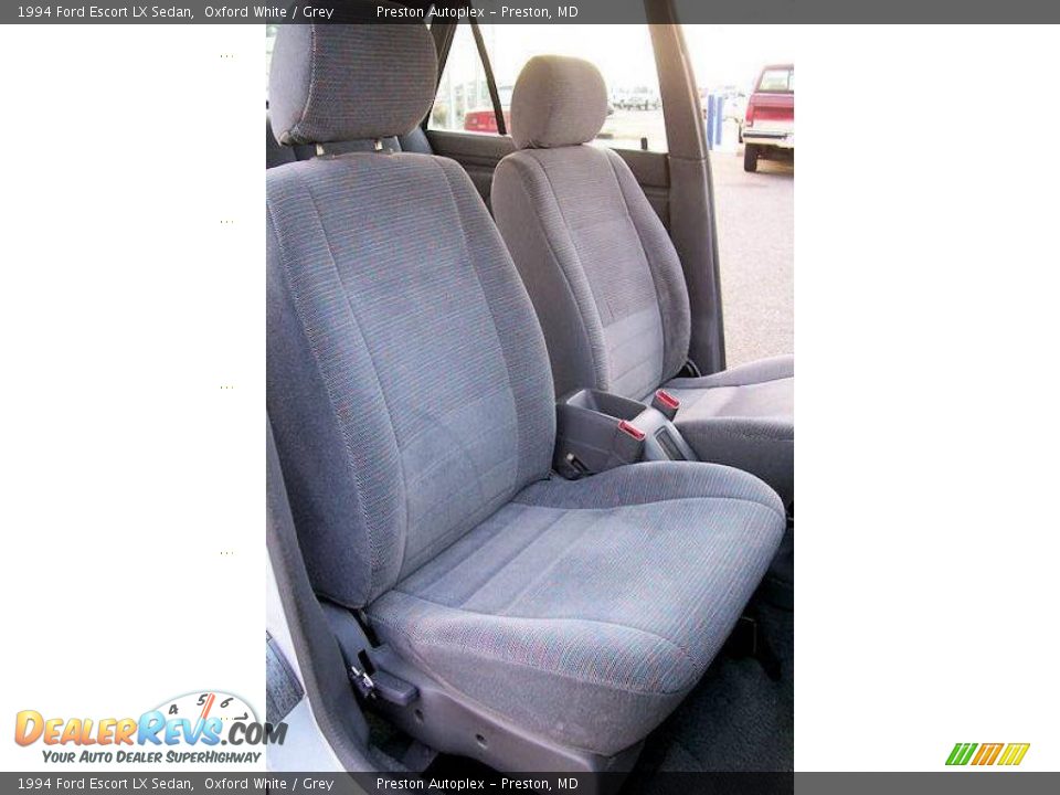 1994 Ford Escort LX Sedan Oxford White / Grey Photo #20