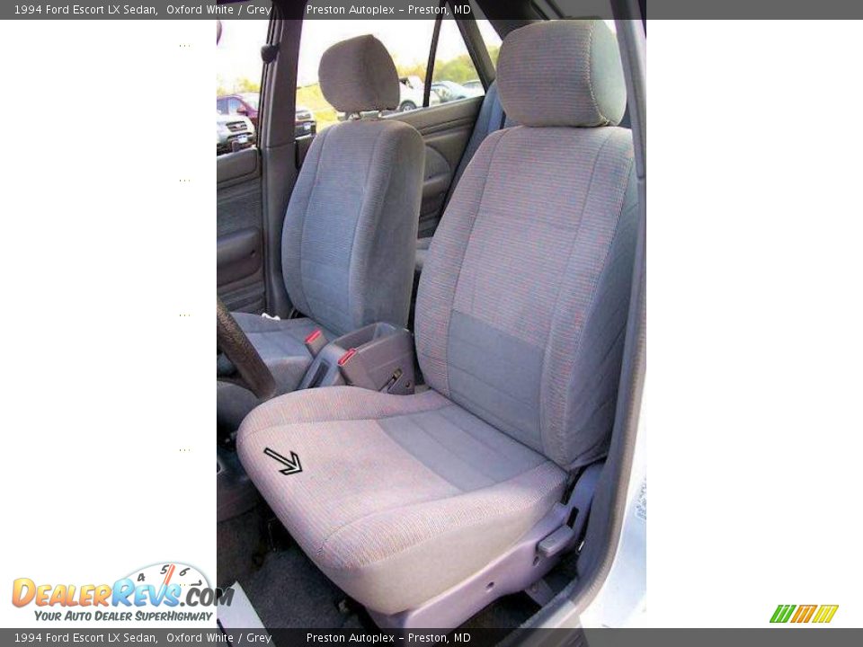 1994 Ford Escort LX Sedan Oxford White / Grey Photo #21