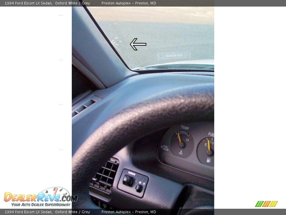 1994 Ford Escort LX Sedan Oxford White / Grey Photo #31