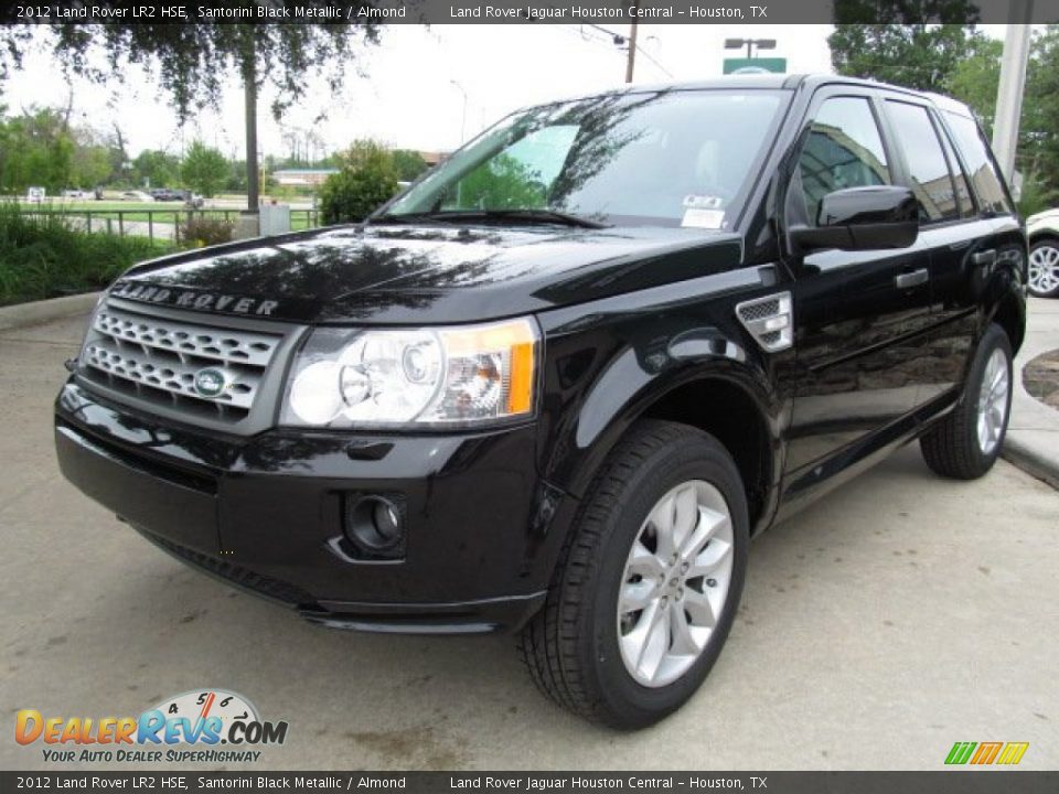 Front 3/4 View of 2012 Land Rover LR2 HSE Photo #9