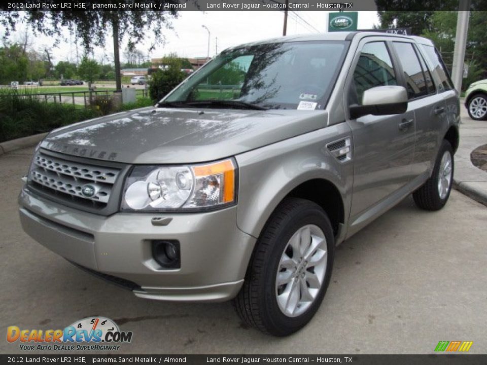Front 3/4 View of 2012 Land Rover LR2 HSE Photo #9