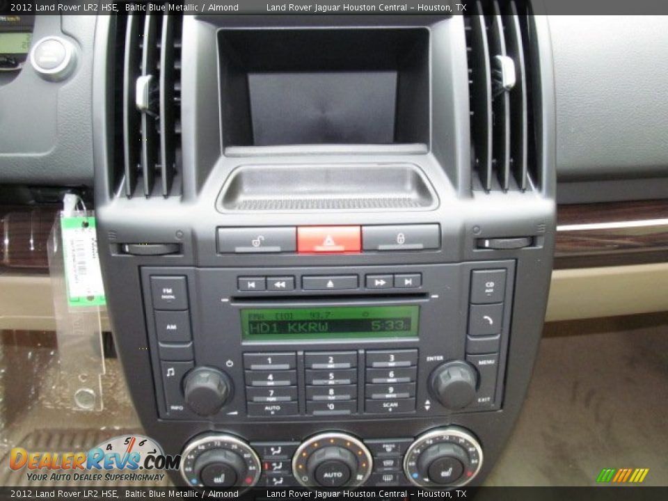 Controls of 2012 Land Rover LR2 HSE Photo #15