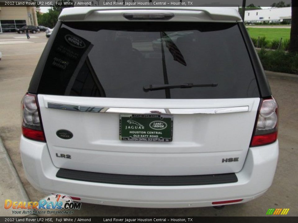 2012 Land Rover LR2 HSE Fuji White / Almond Photo #7