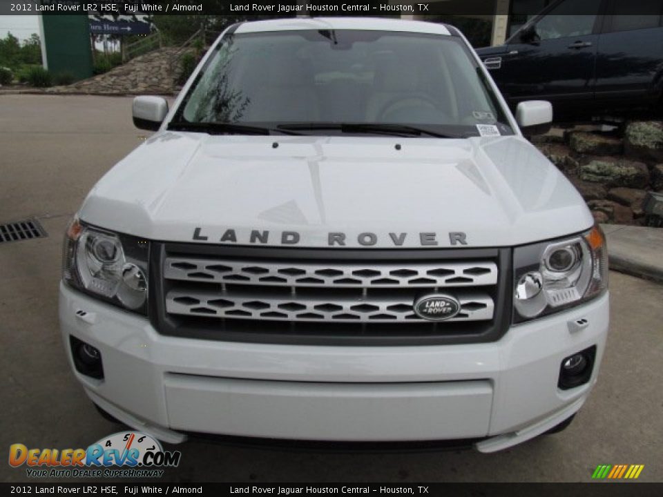 2012 Land Rover LR2 HSE Fuji White / Almond Photo #10