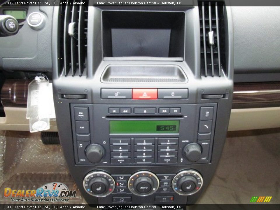 Controls of 2012 Land Rover LR2 HSE Photo #15